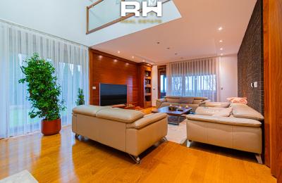 Shtëpi 310m² + 50m² në SHITJE në Marigona Residence