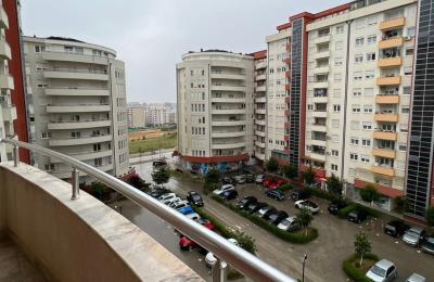 Banesë Për Shitje Të Rruga C