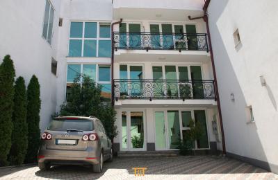 Shtëpia 340m² për #QIRA afër Parkut të Qytetit