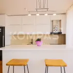 Ofrohet PËR QIRA Penthouse i bukur në rrugën C tek Tregtia