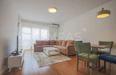 Ofrohet PËR QIRA Banesë e bukur 1+1 në objektin "Royall Mall" në rrugën B në Prishtinë