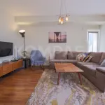 Ofrohet PËR ‪QIRA‬ Banesë e lezetshme në objektin "Vatra" në lagjen e Muhaxherëve