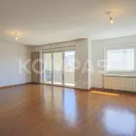 Ofrohet PËR QIRA Banesë me 4 dhoma gjumi në lagjen Mati 1 tek kompleksi i ndertuar nga Lin Projekt ne rrugen B