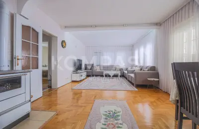 Ofrohet PËR SHITJE Shtëpi  në lagjen Kodra e Trimave në Prishtinë