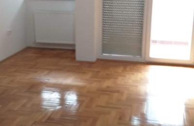 Shitet banesa 3 dhomëshe 66m2 kati 3 në lagjen Arbëri