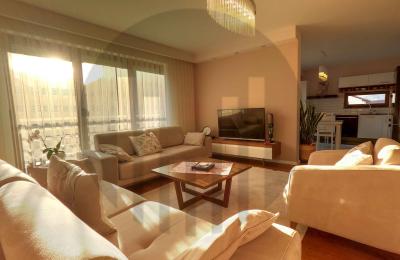 Shtëpi 420m² me Qira në Sofali