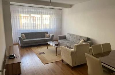 Ipet me qira banesa 3 dhomshe 90m2 kati 6 Fushë Kosovë