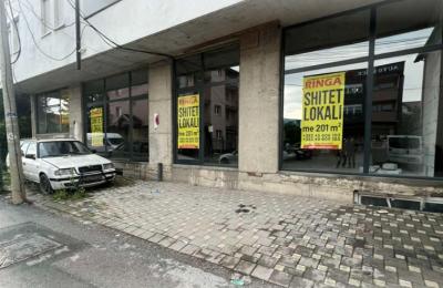Ringa (Shitet Lokali ne rr,Rifat Berisha)165/23