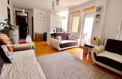 Shitet banesa 2 dhomëshe 50m2neto kati 4 Fushë Kosovë