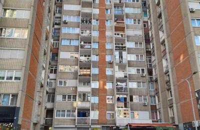 Shitet banesa 3 dhomshe 65m2 kati 6 Lakrisht