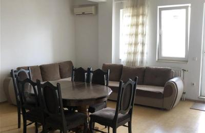 Shitet banesa 2 dhomëshe 61m2 kati 5 Fushë Kosovë