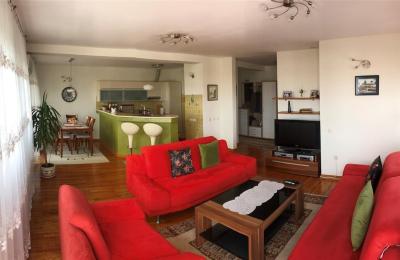 Shiet banesa 3 dhomshe me siperfaqe 93m2 kati 6 lagja Spitalit