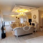 Ringa Super Penthouse për shitje 294+300m2