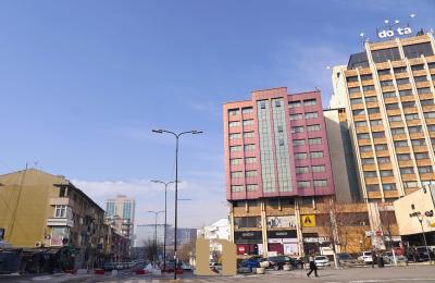 Zyre Me Qera Në Qendër Tek Sheshi “Zahir Pajaziti”