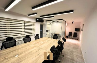 Zyrë Moderne Për Qera Te Kafet E Vogela – Hapësira Ideale Për Biznesin Tuaj!