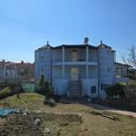 Shitet Vilë 3-Katëshe me Garazh & Dyqan në Rrugë Kryesore – Rrashbull, Durrës!