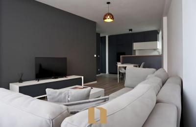 Banesë 65M² Në Shitje Dhe Qira Në Tophanë