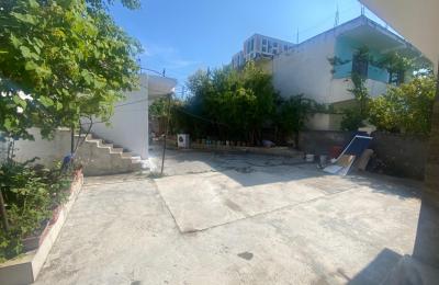 Jepet me qera shtëpi private në Durrës